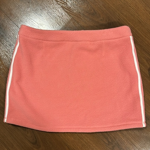 Adidas fleece skirt in hazy rose. NWT. Size US Large - Picture 6 of 7